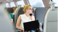 <p>I den lille gruppen som utfører oppdrag via digitale plattformer er det få som har status som «arbeidstaker». Det svekker retten til tariffavtale. Både jussen og arbeiderne selv begynner likevel å se åpninger for å organisere seg og forhandle kollektivt om bedre lønn og arbeidsvilkår.</p>
